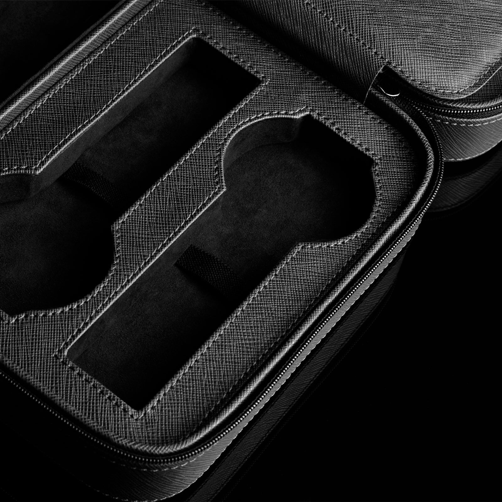 Watch Box - Saffiano Black Lifestyle-8-Le Remontoir