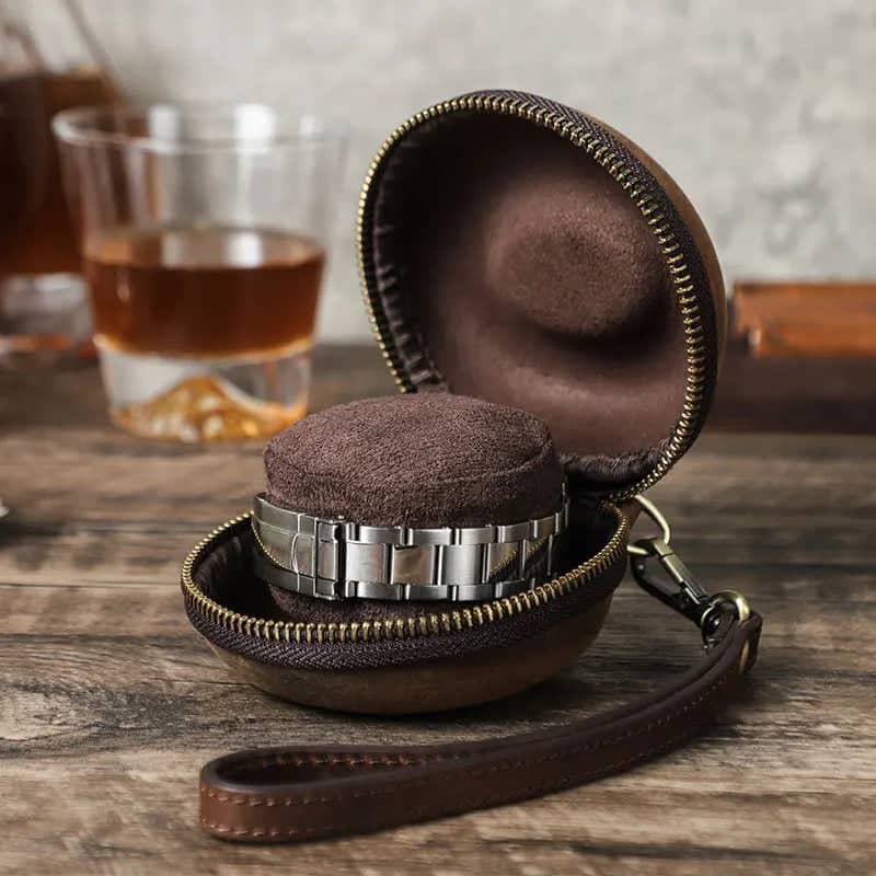 Dark Equestrian Watch Case-3-Le Remontoir